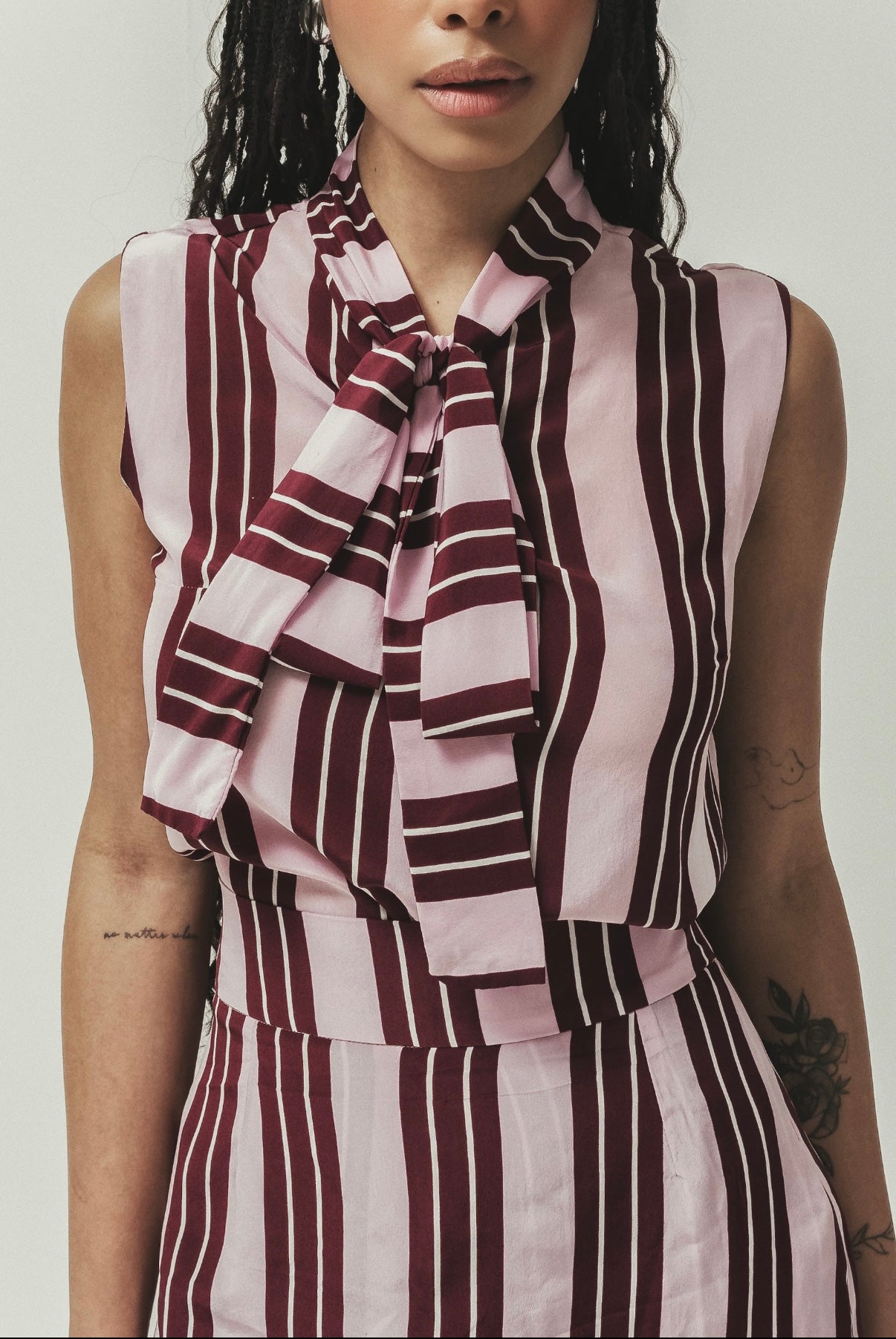Blusa Listras com laço.