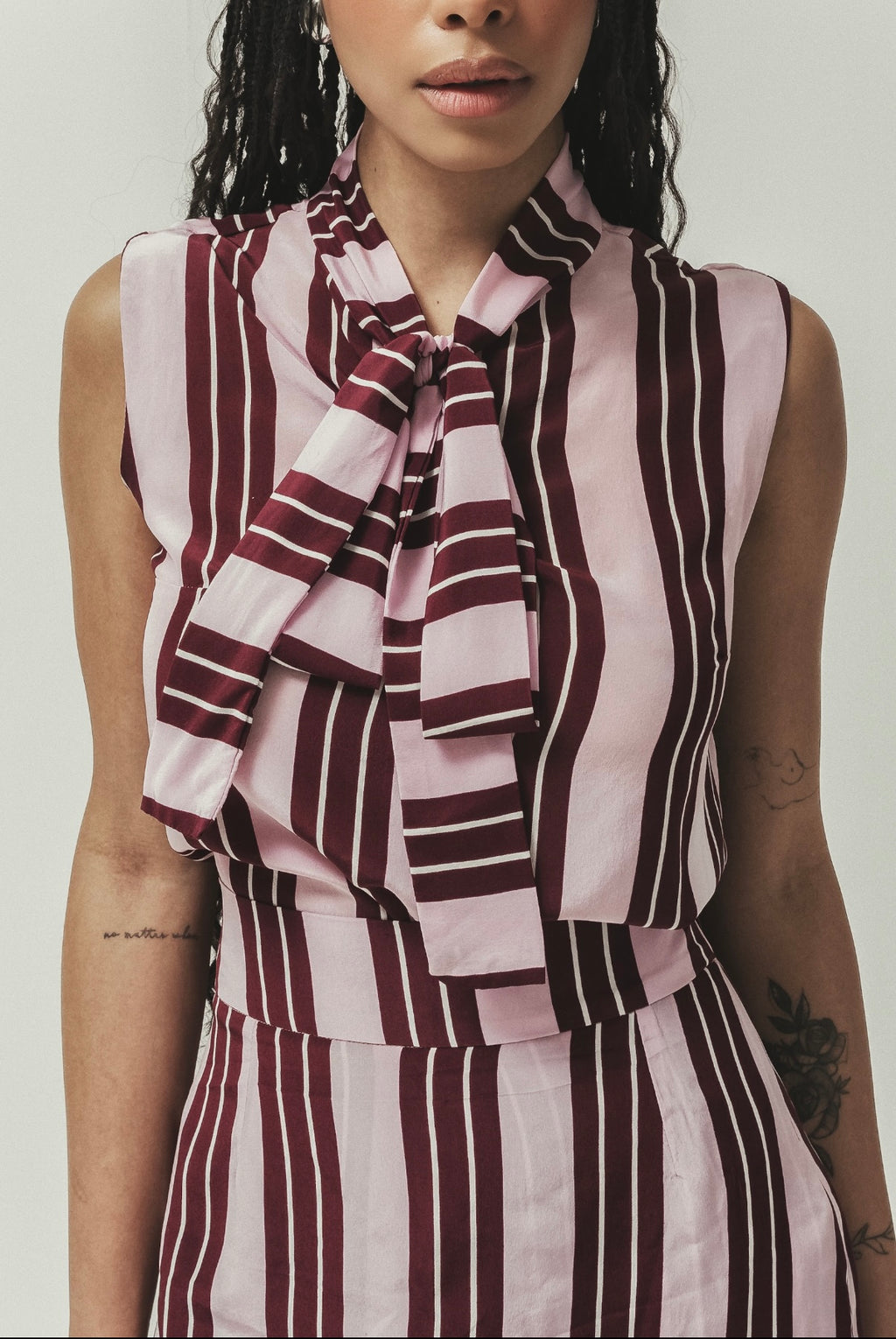 Blusa Listras com laço.