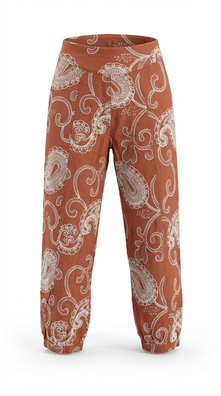 Calça cenoura bordada